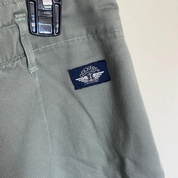 VINTAGE Dockers Green High Waist Pleated Shorts - 15” waist - Picture 3 of 5